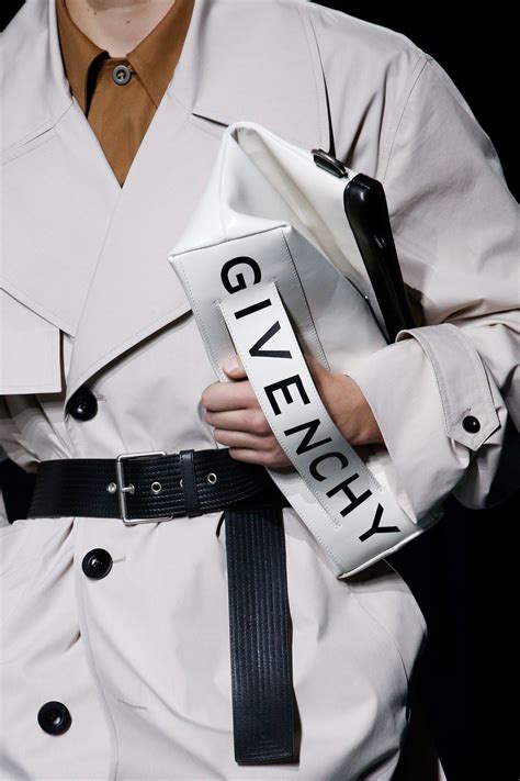 givenchy ss19 men's|Givenchy SS19 Haute Couture show .